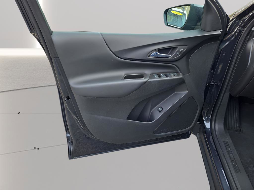 Used 2023 Chevrolet Equinox LT image 18