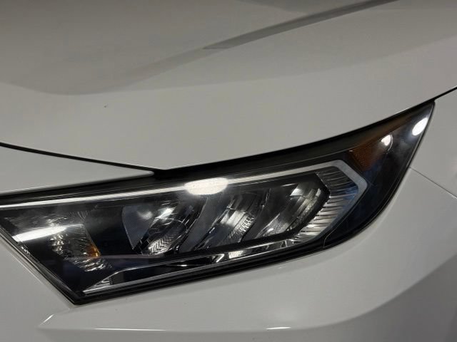 Used 2019 Toyota RAV4 XLE FWD image 12