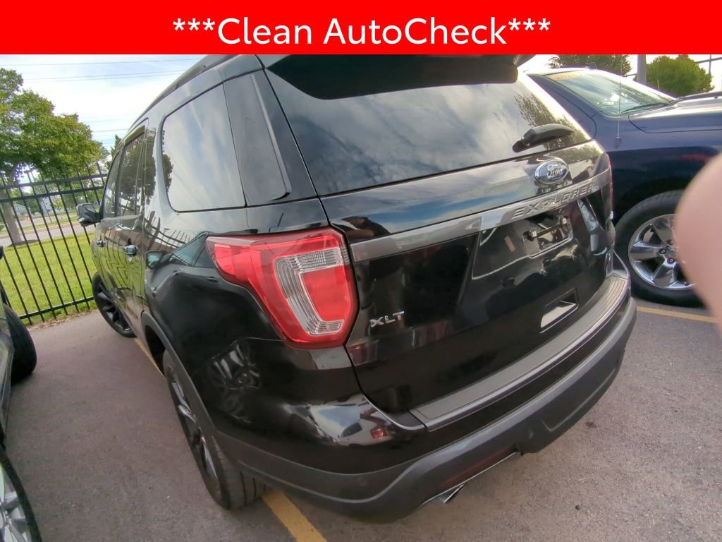 Used 2018 Ford Explorer XLT w/ Equipment Group 202A AWD/4WD image 4