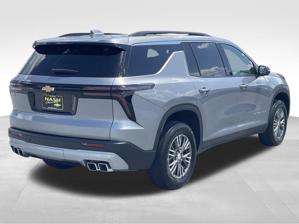 Used 2024 Chevrolet Traverse LT w/ LPO, Floor Liner Package FWD image 3
