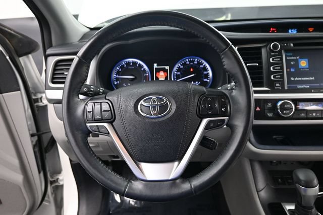 Used 2019 Toyota Highlander Limited FWD image 13