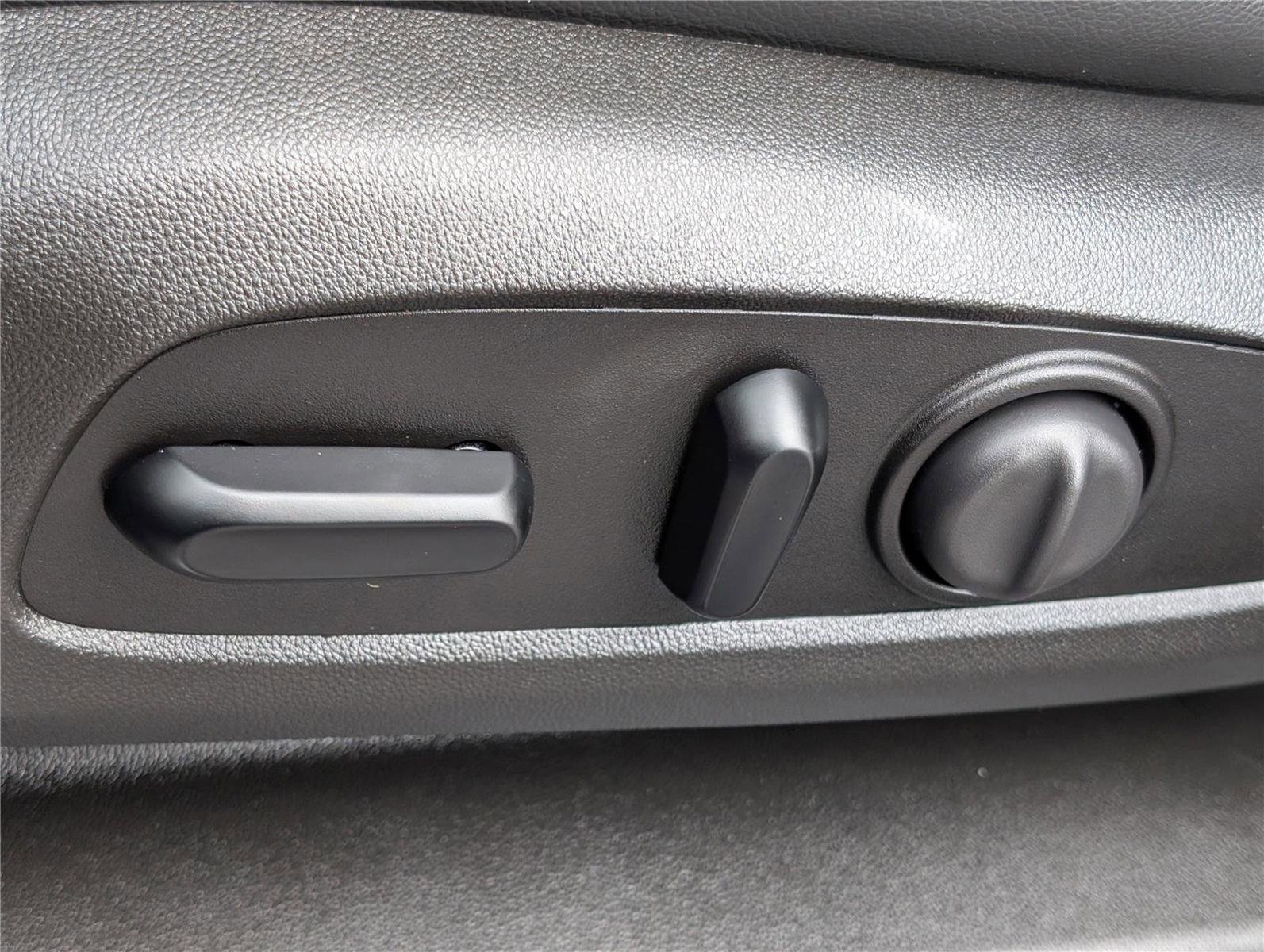 Used 2021 Chevrolet Equinox Premier AWD/4WD image 22