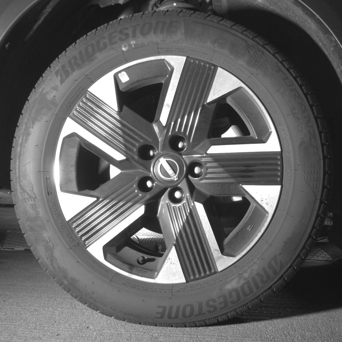 Used 2025 Nissan Kicks SV image 13