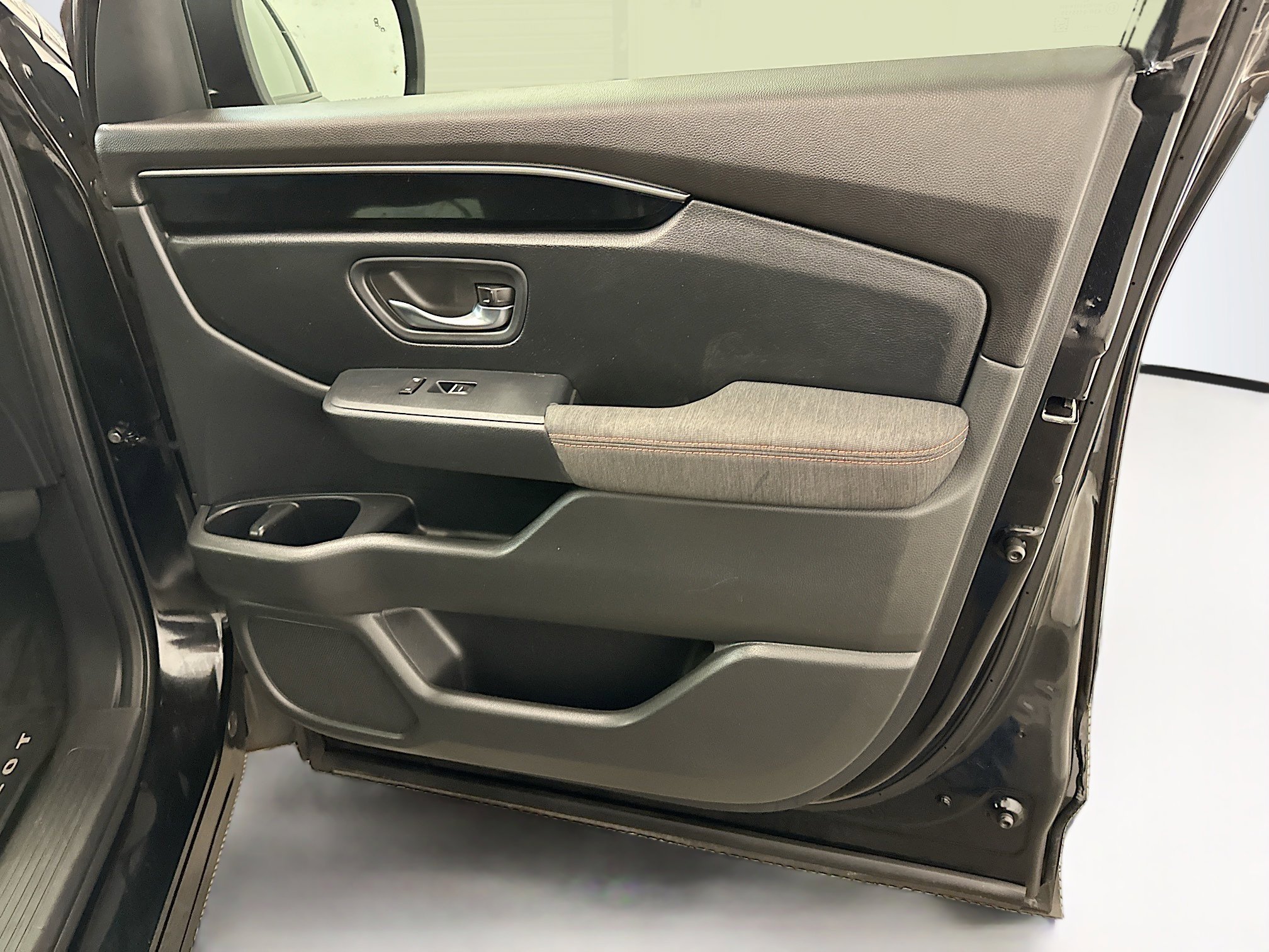 Used 2023 Honda Pilot Sport image 33