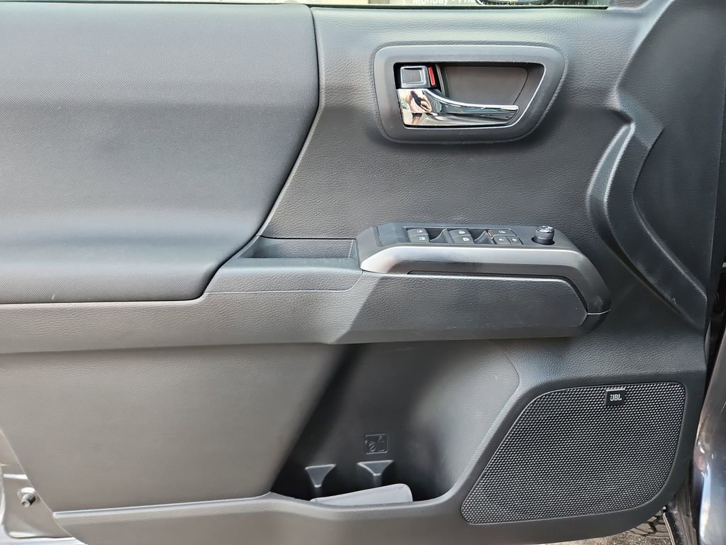 Used 2020 Toyota Tacoma TRD Sport w/ TRD Premium Sport Package AWD/4WD image 27