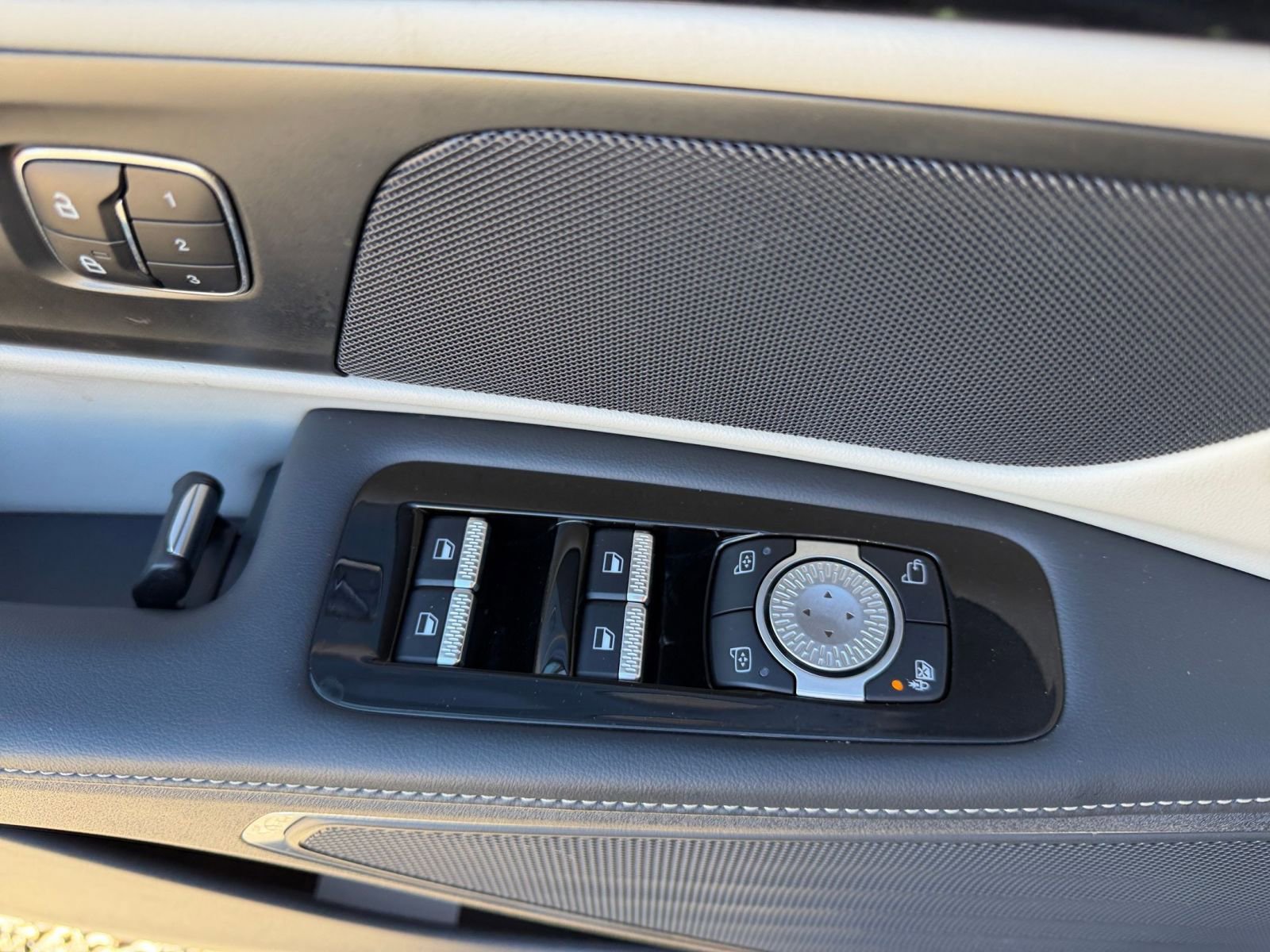 Used 2024 Lincoln Nautilus Reserve image 20