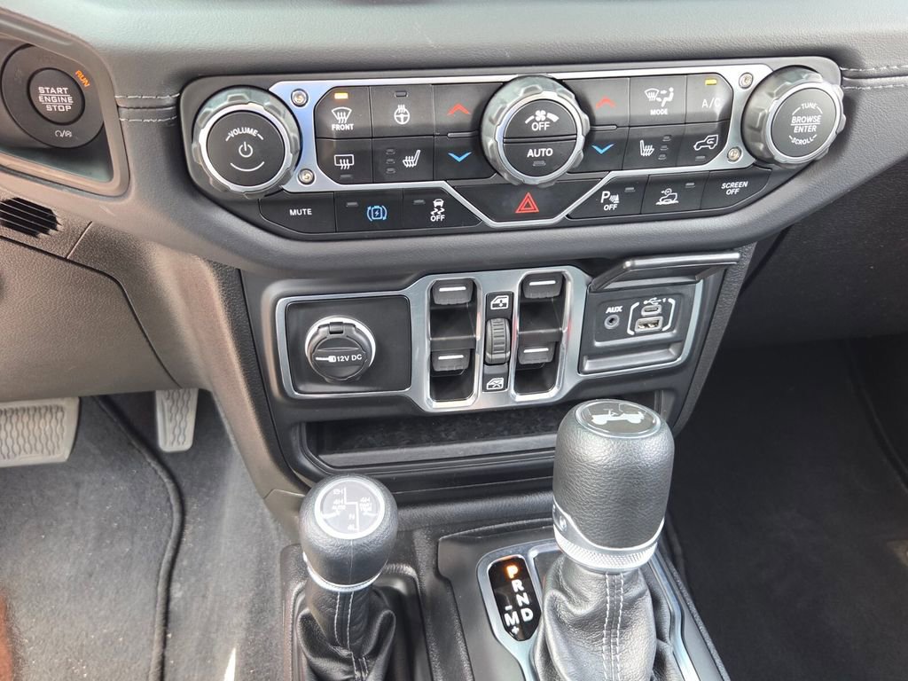 Used 2025 Jeep Wrangler Unlimited Sahara w/ Safety Group image 20