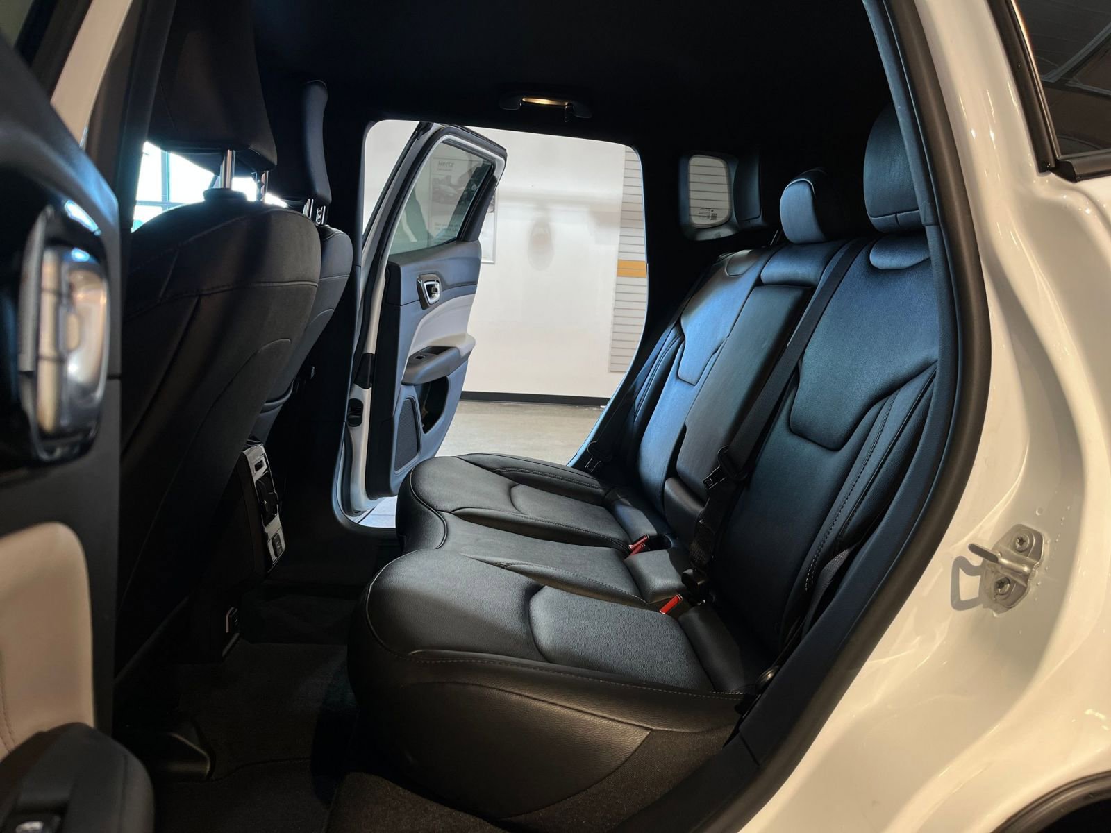 Used 2025 Jeep Compass Limited image 25