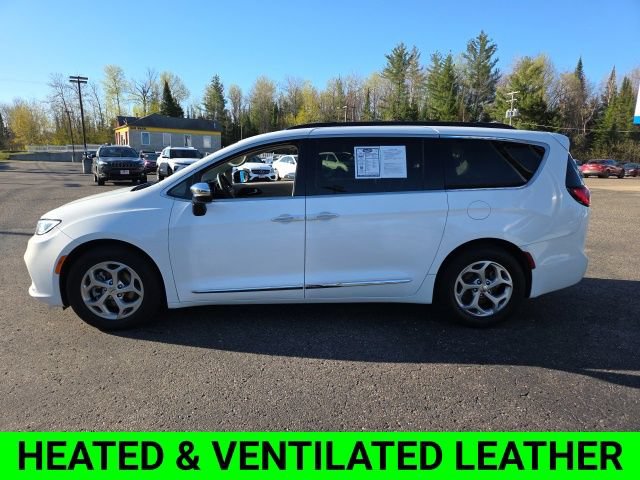 Used 2023 Chrysler Pacifica Limited FWD image 6