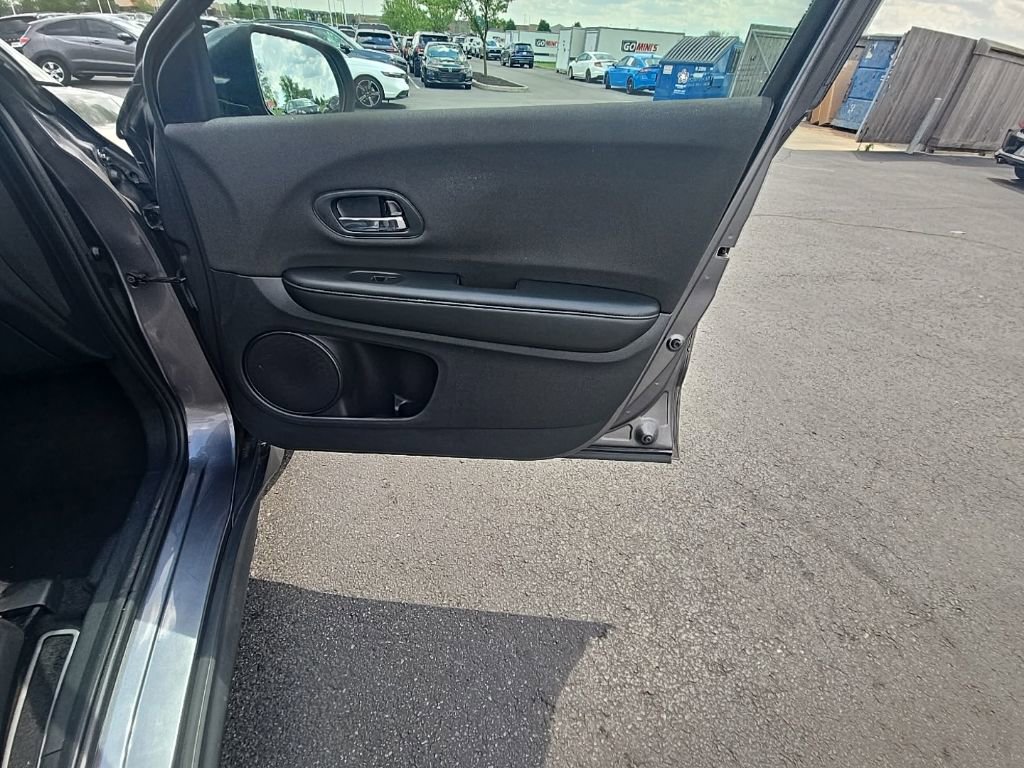 Certified 2021 Honda HR-V LX image 32