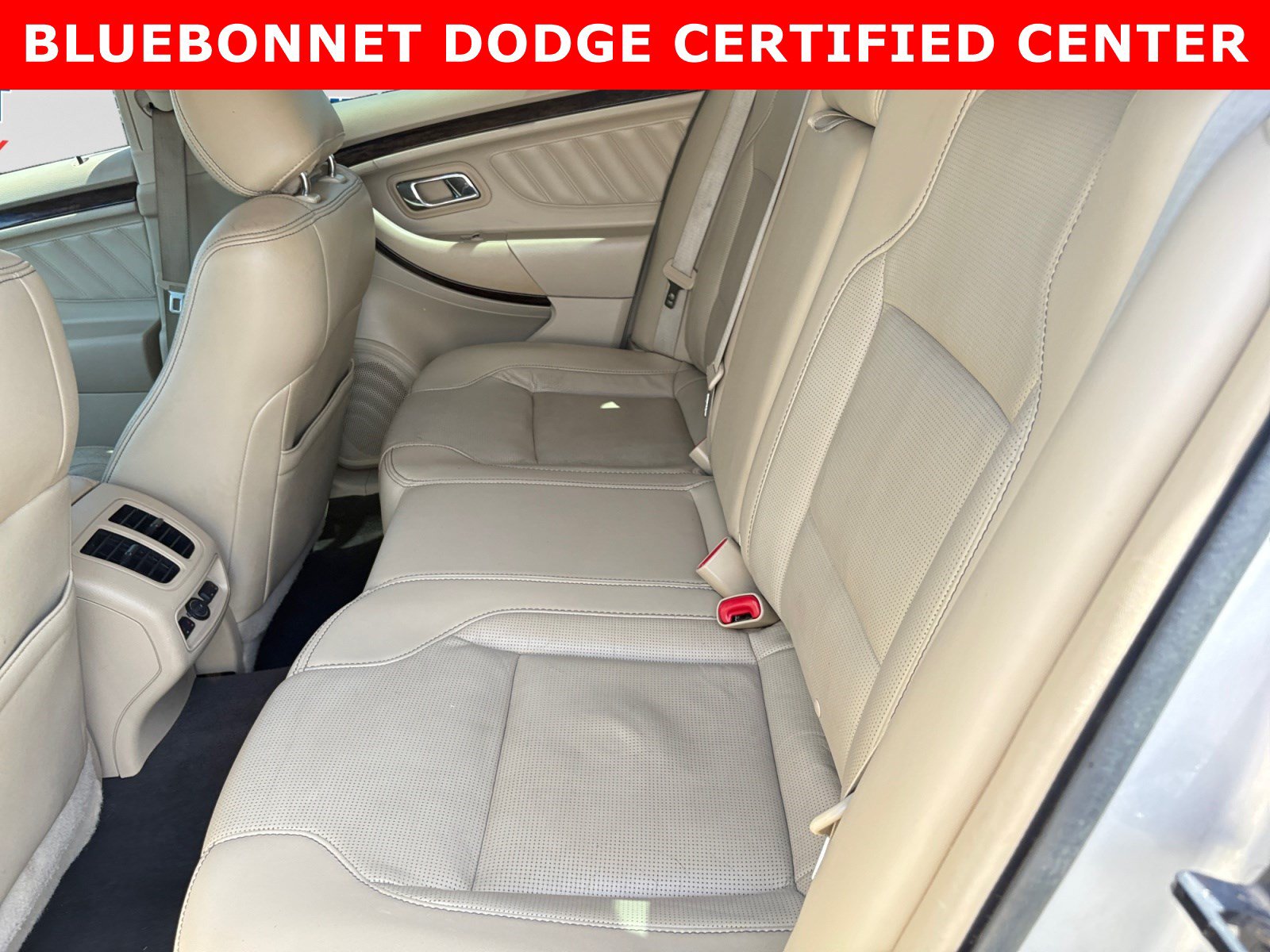 Used 2014 Ford Taurus Limited w/ Equipment Group 301A FWD image 21