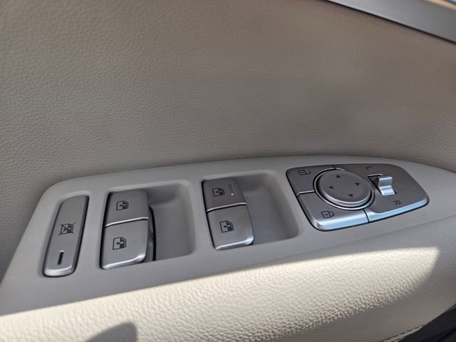 Used 2022 Genesis G70 2.0T RWD image 34