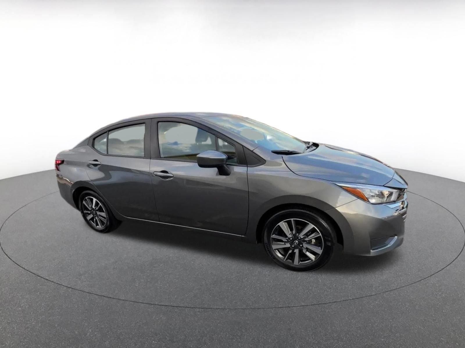 Used 2025 Nissan Versa SV FWD video 2