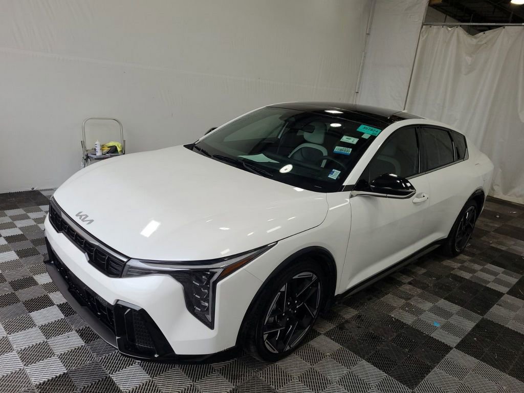 Used 2025 Kia K4 GT-Line w/ GT-Line Premium Package image 2