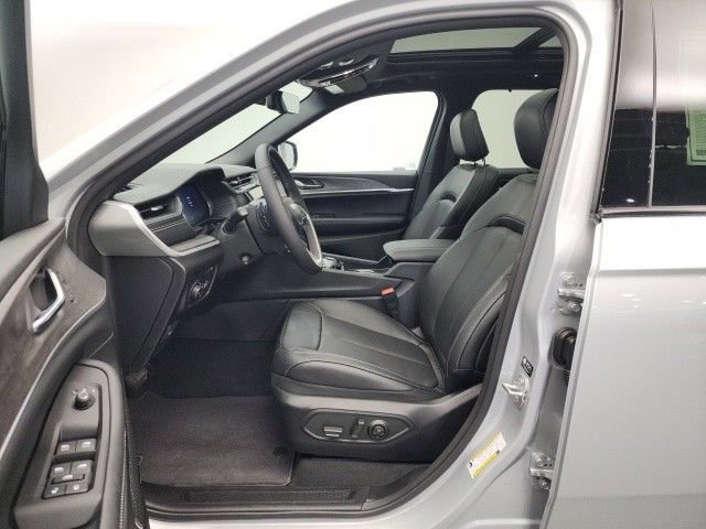 New 2024 Jeep Grand Cherokee Limited 4xe image 12