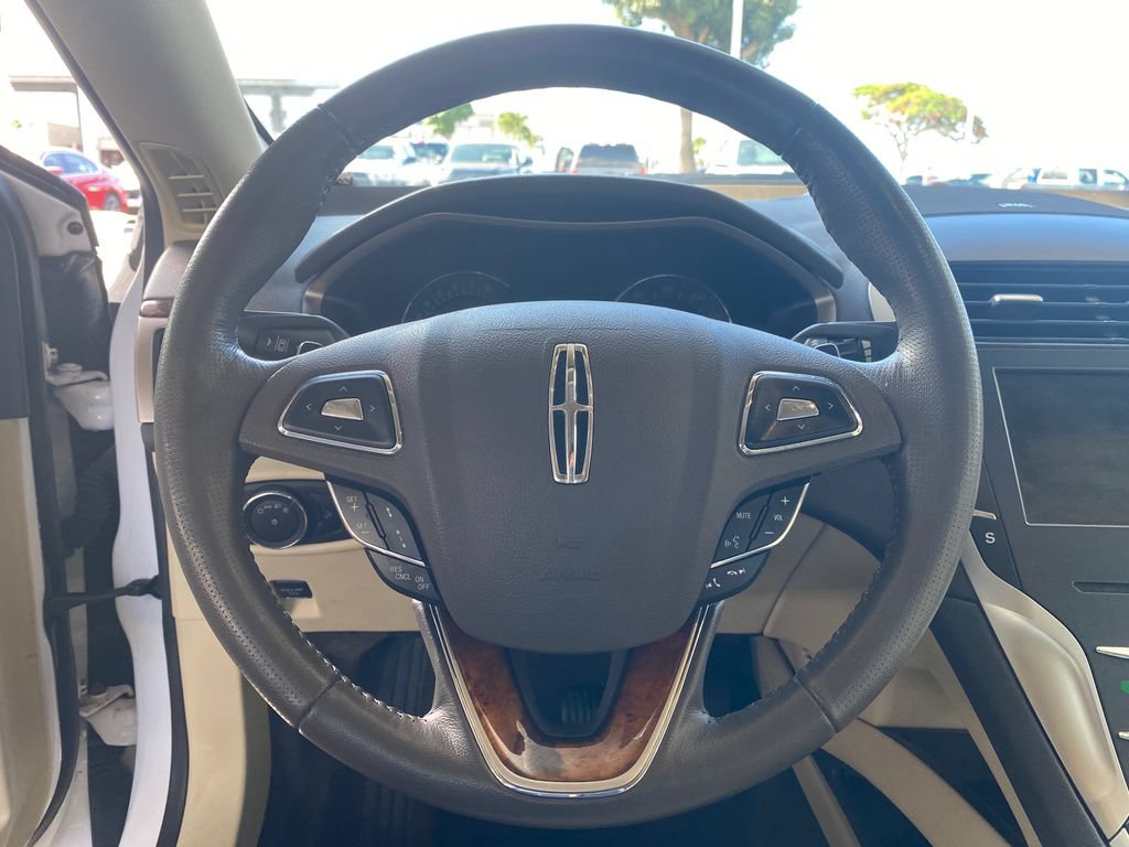 Used 2013 Lincoln MKZ FWD image 32
