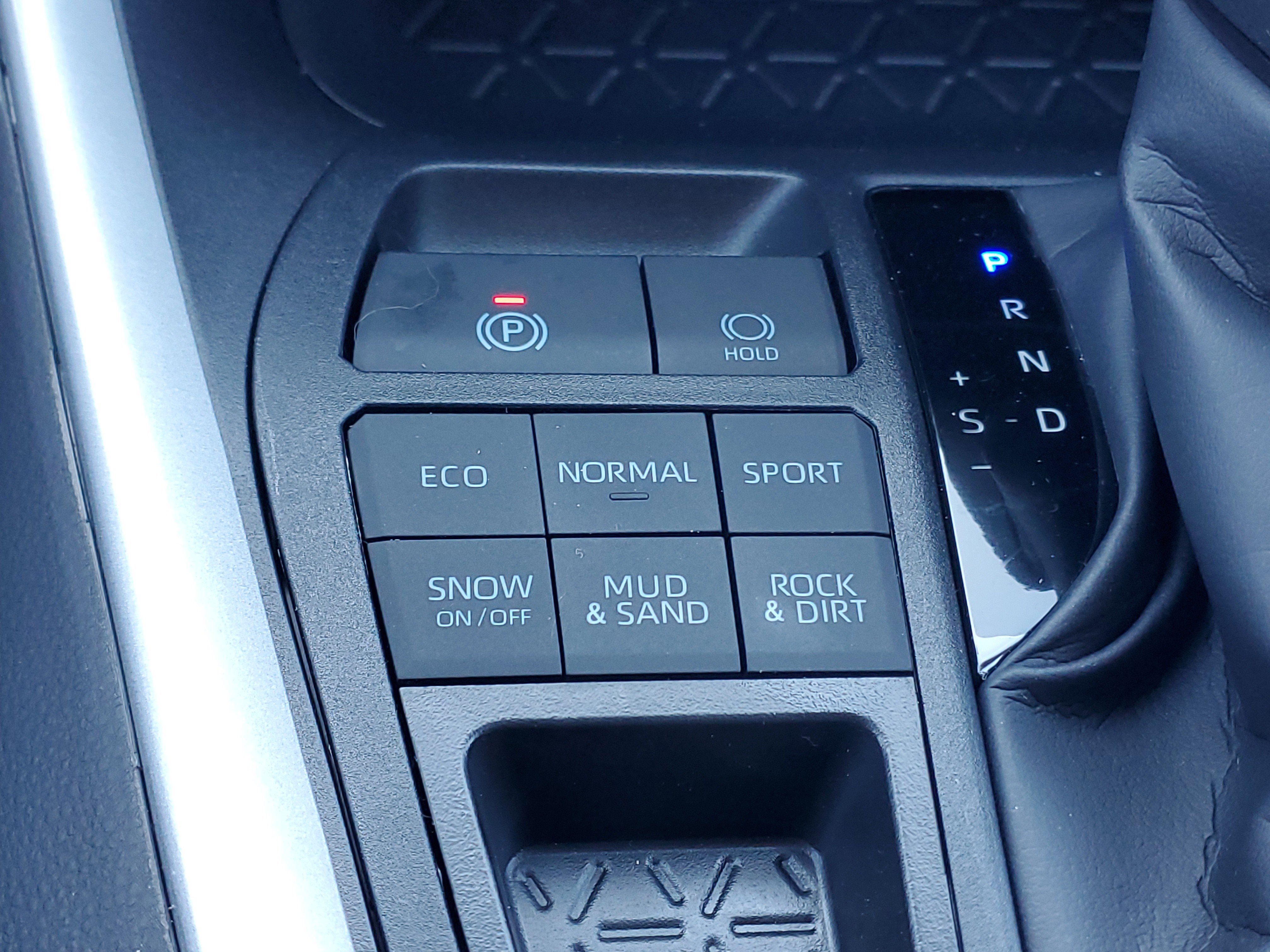 Used 2025 Toyota RAV4 XLE image 30