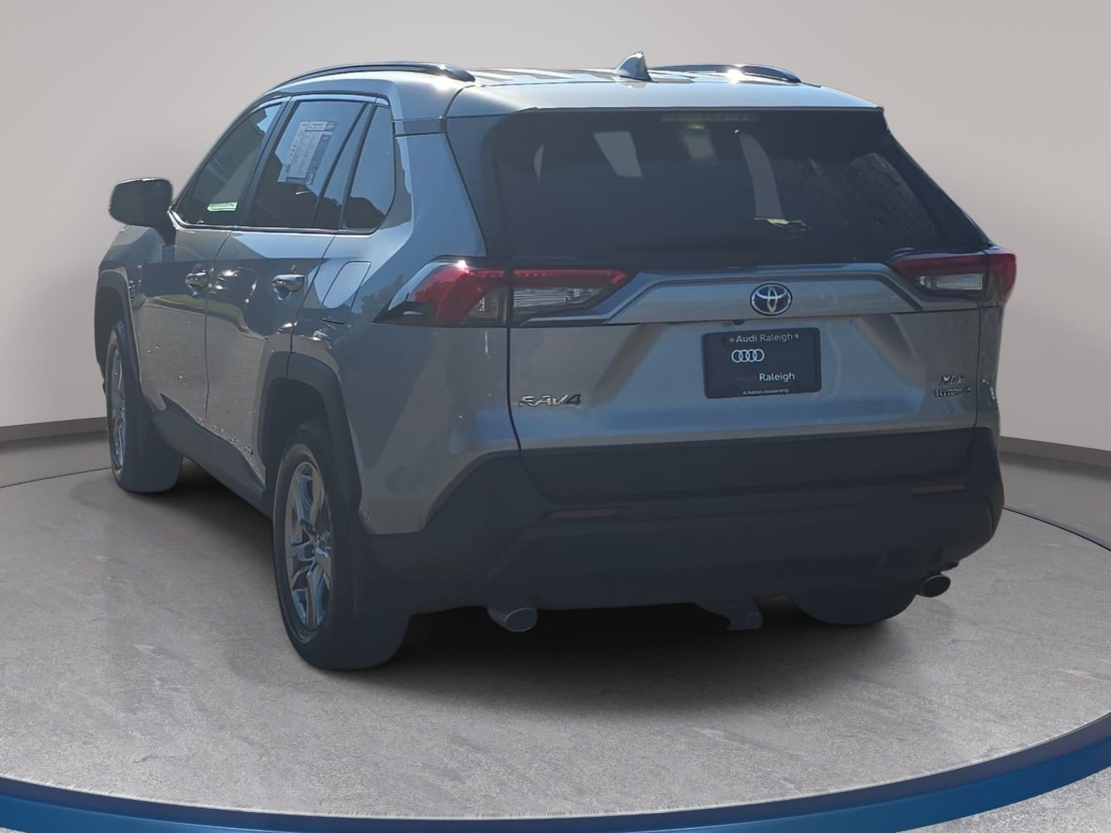 Used 2024 Toyota RAV4 XLE w/ Convenience Package AWD/4WD image 7