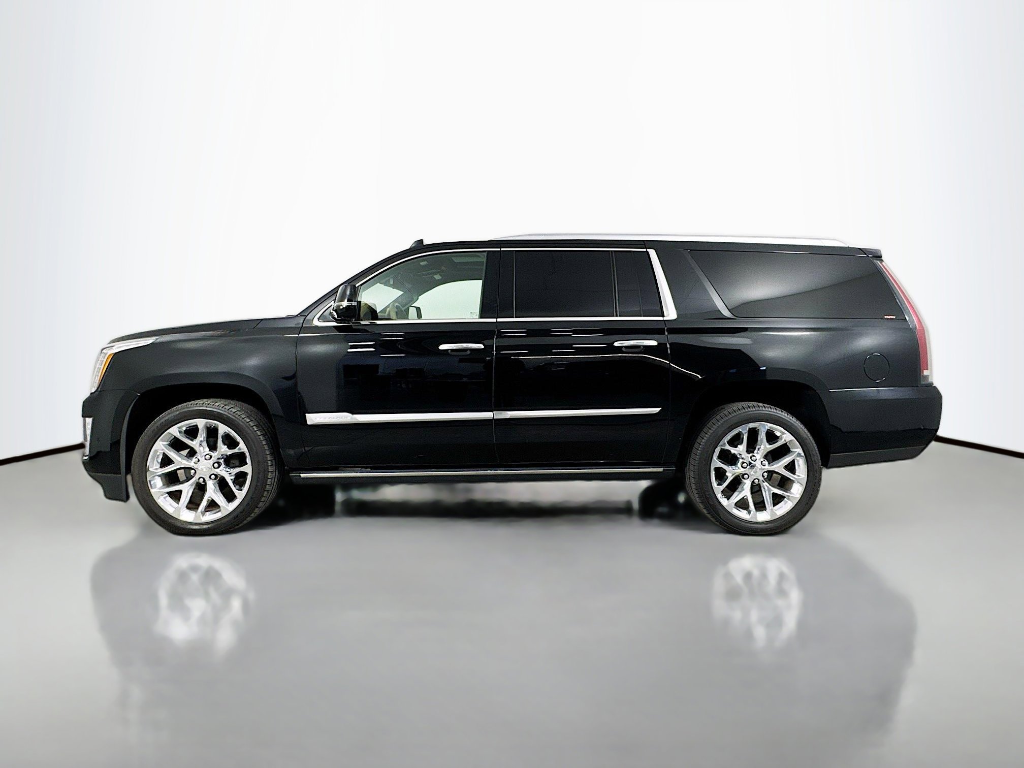 Used 2019 Cadillac Escalade ESV Platinum AWD/4WD image 4