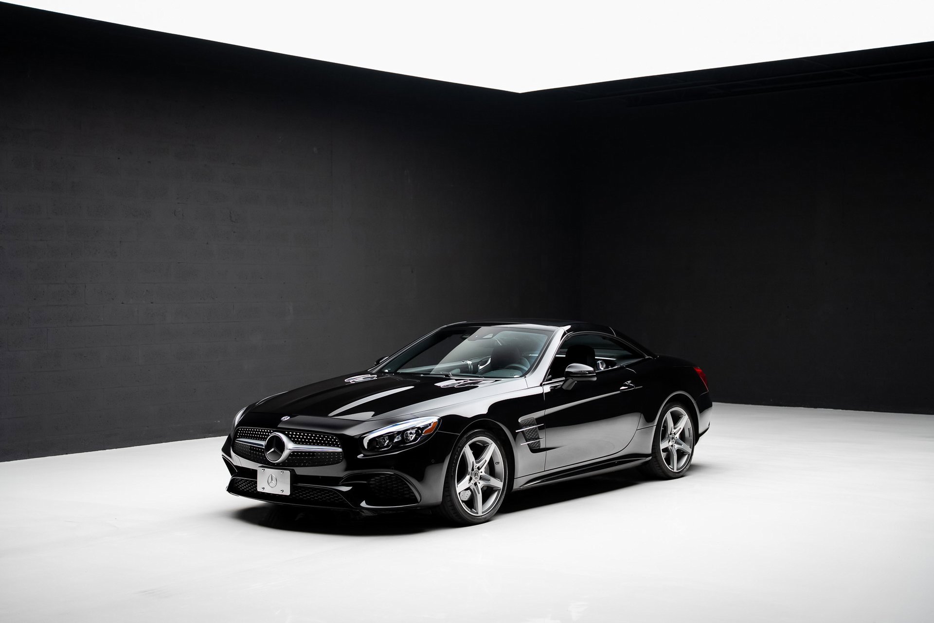 Used 2019 Mercedes-Benz SL 550 image 4