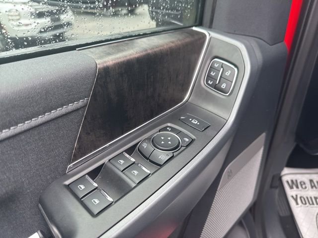 Used 2024 Ford F350 Lariat image 9