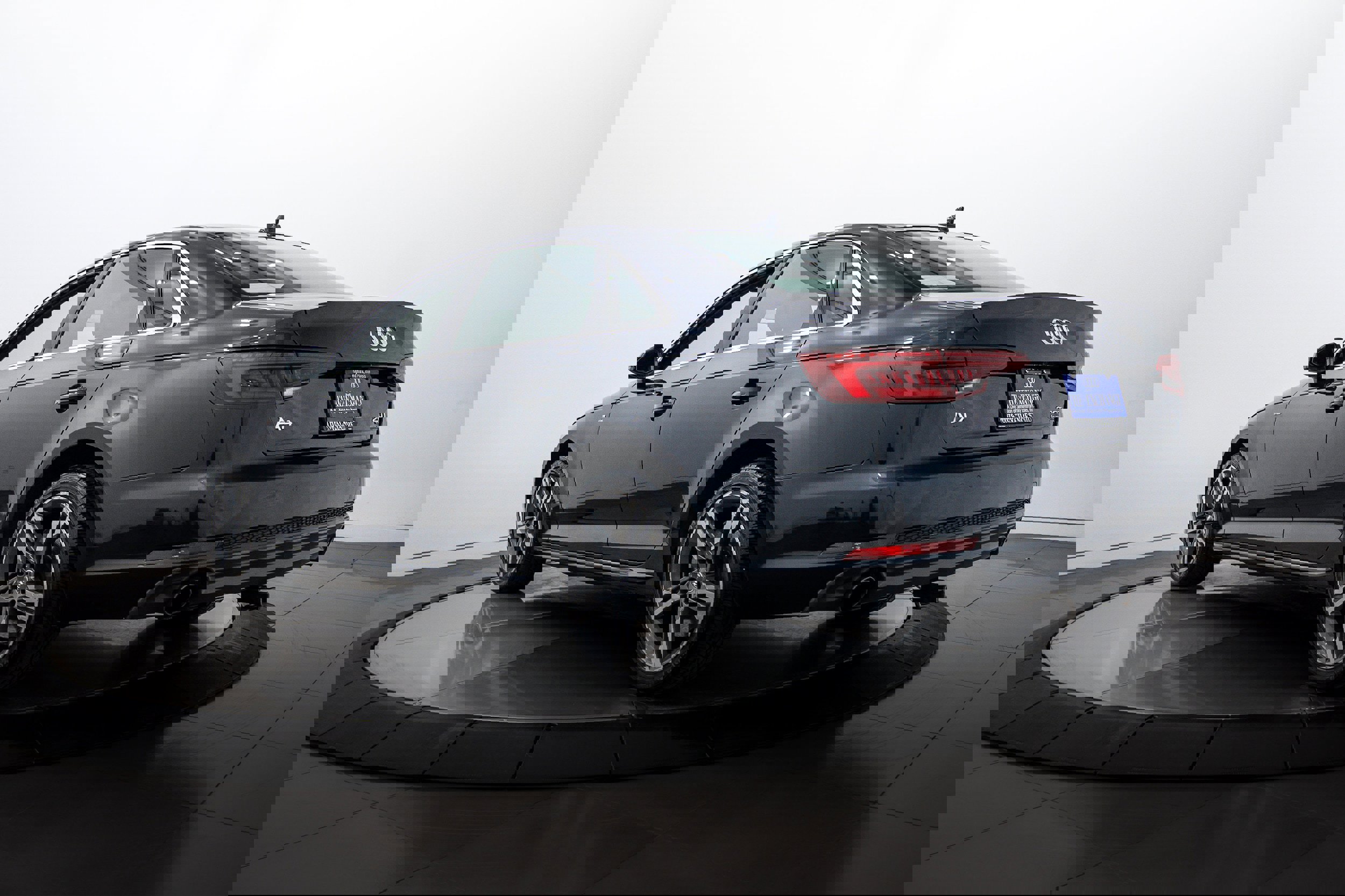 Used 2018 Audi A4 2.0T Premium Plus w/ Premium Plus Package image 5