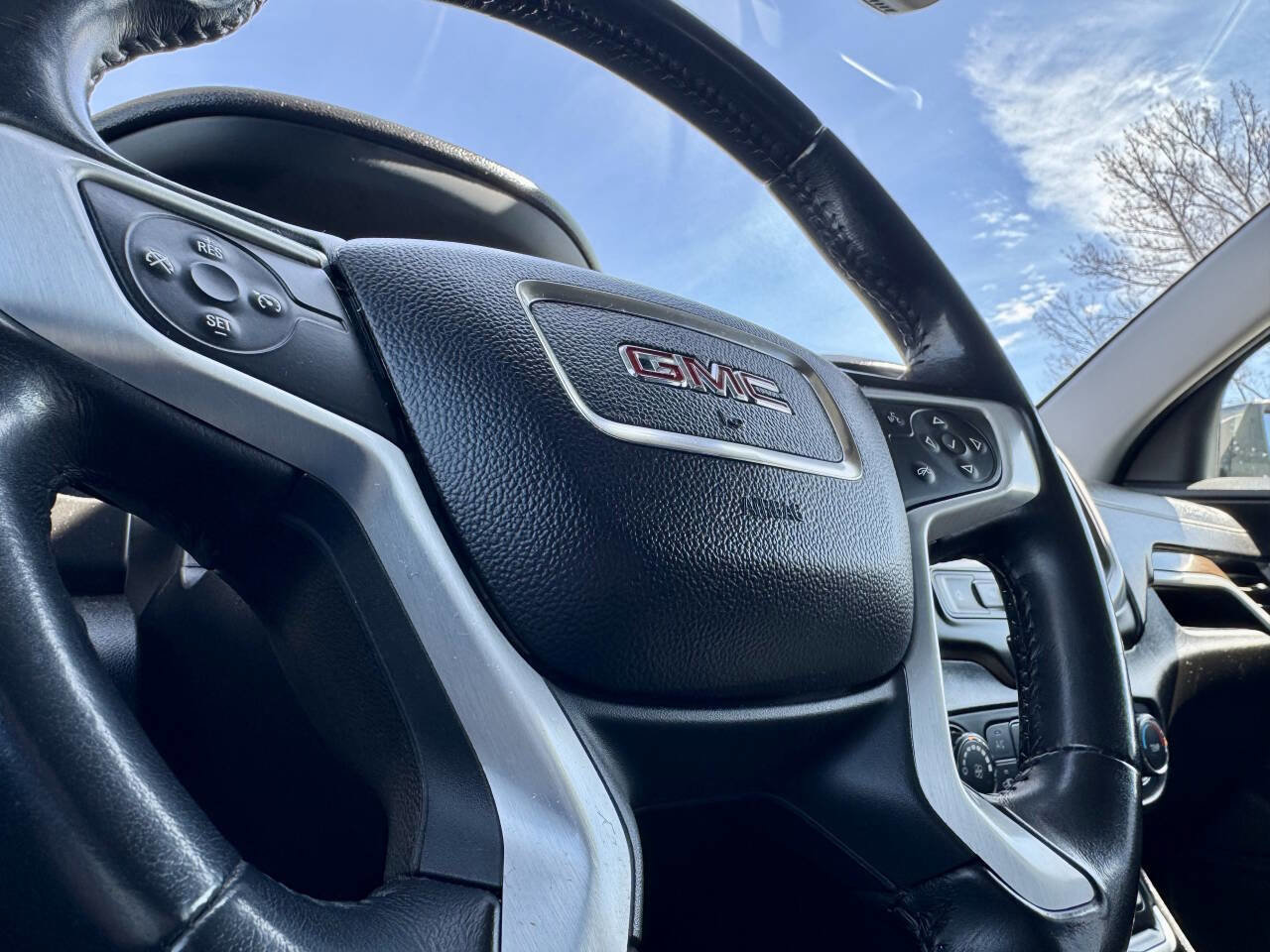 Used 2019 GMC Terrain SLE image 13