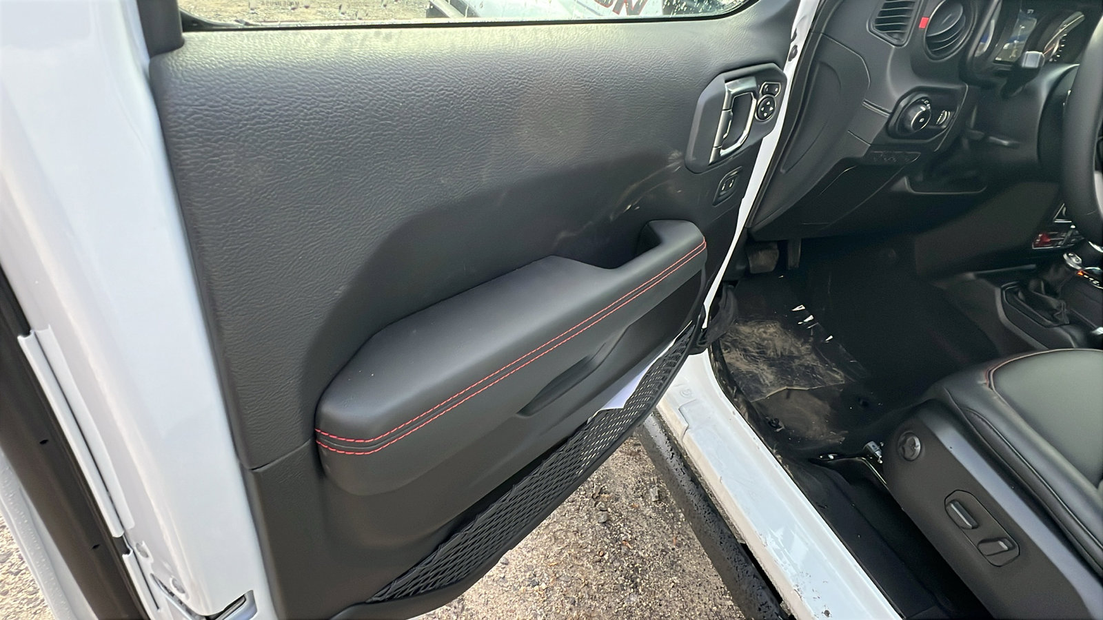 New 2026 Jeep Wrangler Unlimited Rubicon image 13