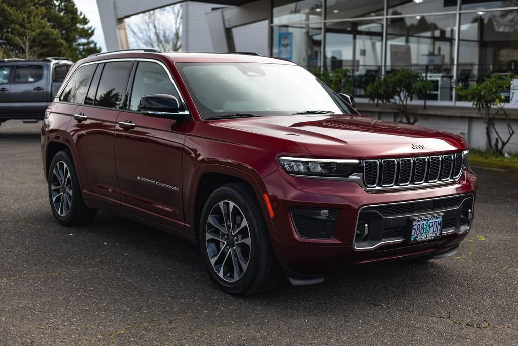 Used 2023 Jeep Grand Cherokee Overland w/ Rear Seat Video Group I AWD/4WD image 8