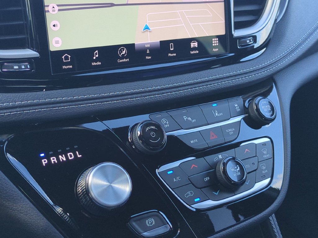New 2027 Chrysler Pacifica Limited FWD image 24