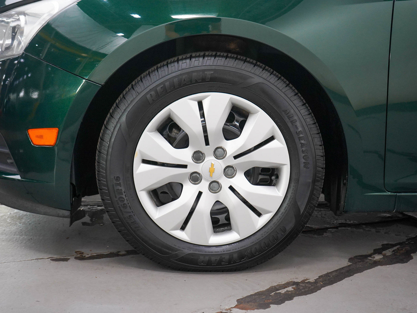 Used 2014 Chevrolet Cruze LS FWD image 25