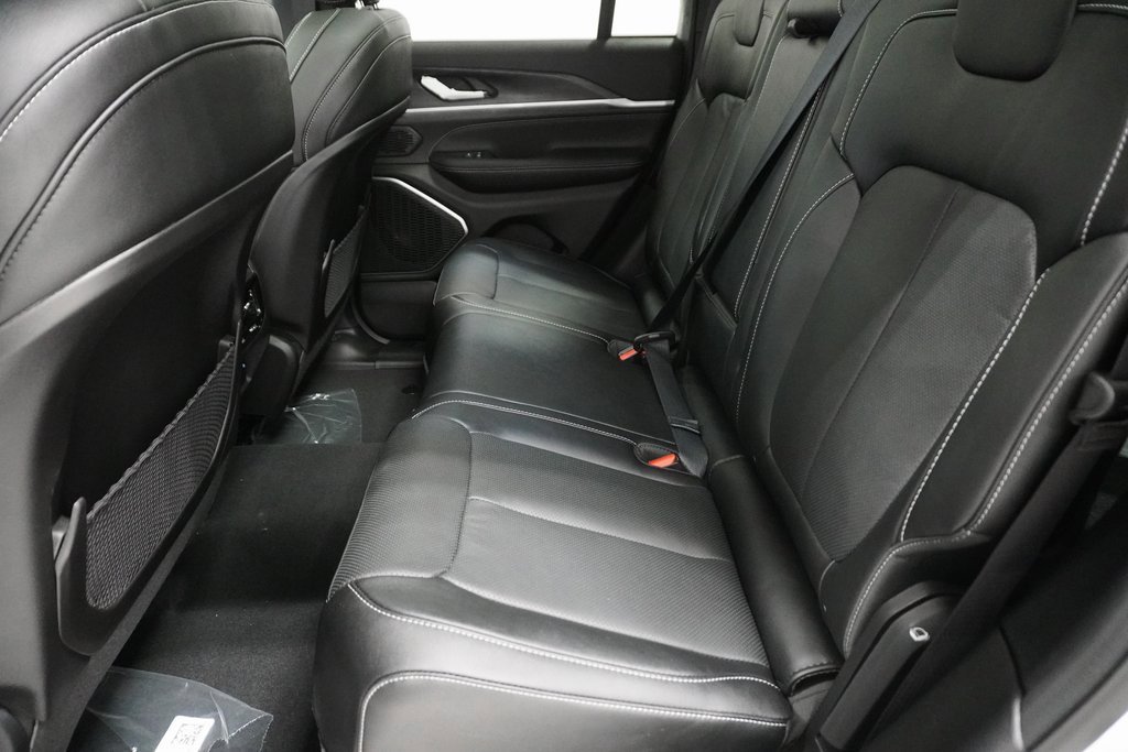 New 2026 Jeep Grand Cherokee Limited image 16