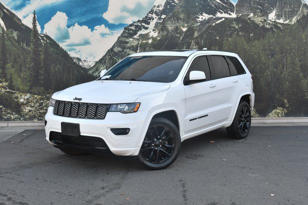 Used 2017 Jeep Grand Cherokee Altitude AWD/4WD image 6