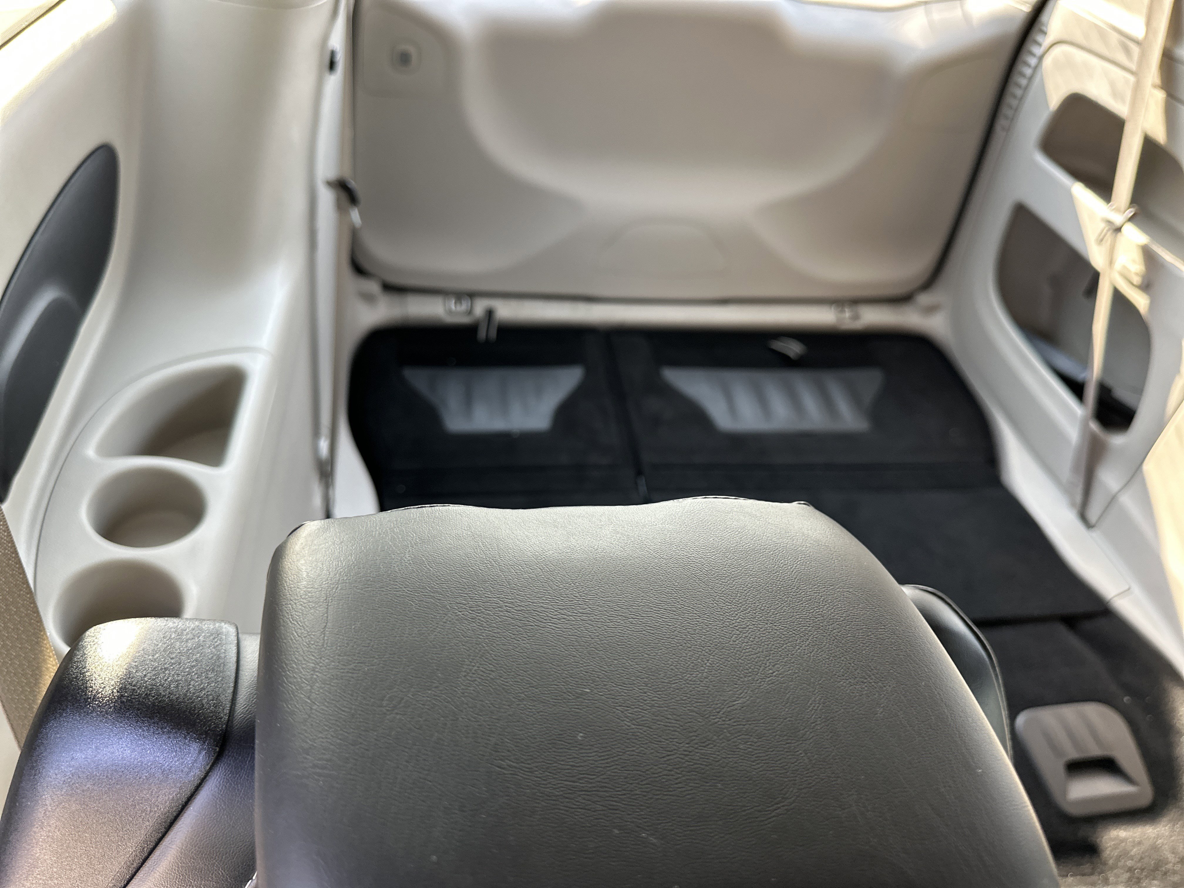 Used 2024 Chrysler Pacifica Touring-L image 17