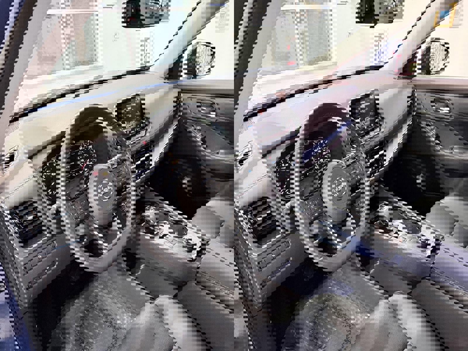 Used 2023 Nissan Rogue SV w/ SV Premium Package image 9