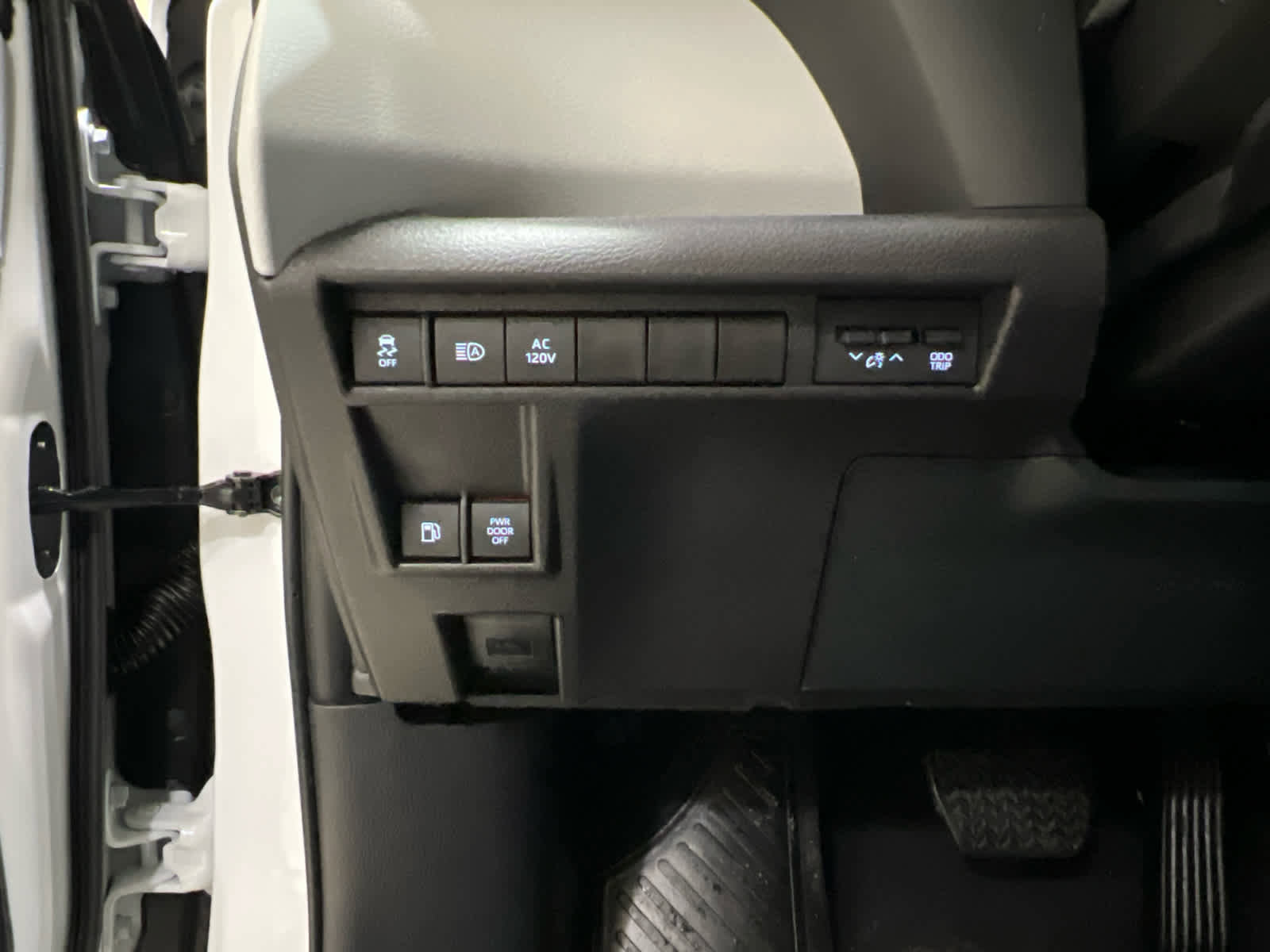 New 2026 Toyota Sienna XLE image 21