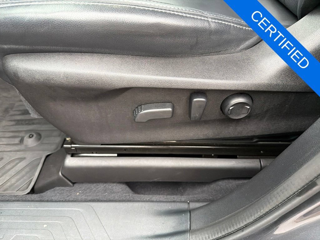 Certified 2022 Subaru Ascent Touring AWD/4WD image 12