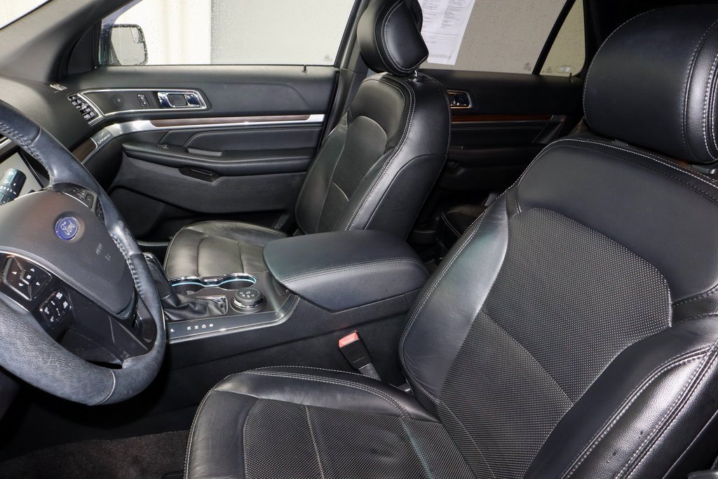 Used 2016 Ford Explorer Limited image 26