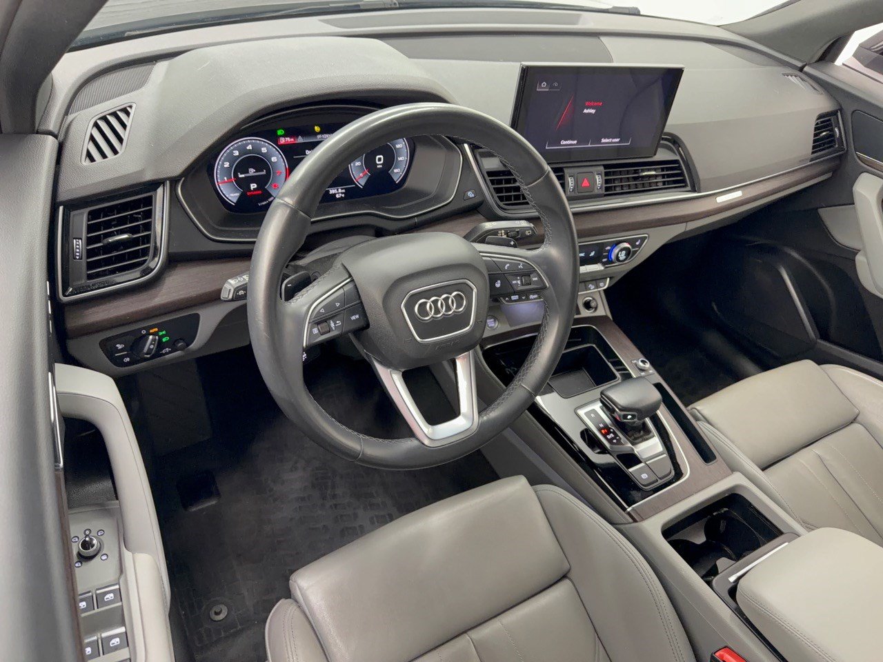 Used 2022 Audi Q5 2.0T Premium Plus w/ Premium Plus Package AWD/4WD image 4