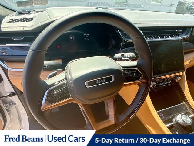 Used 2024 Jeep Grand Cherokee Summit AWD/4WD image 15