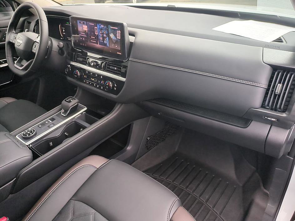 Used 2026 Nissan Pathfinder Platinum w/ Cargo Package AWD/4WD image 34