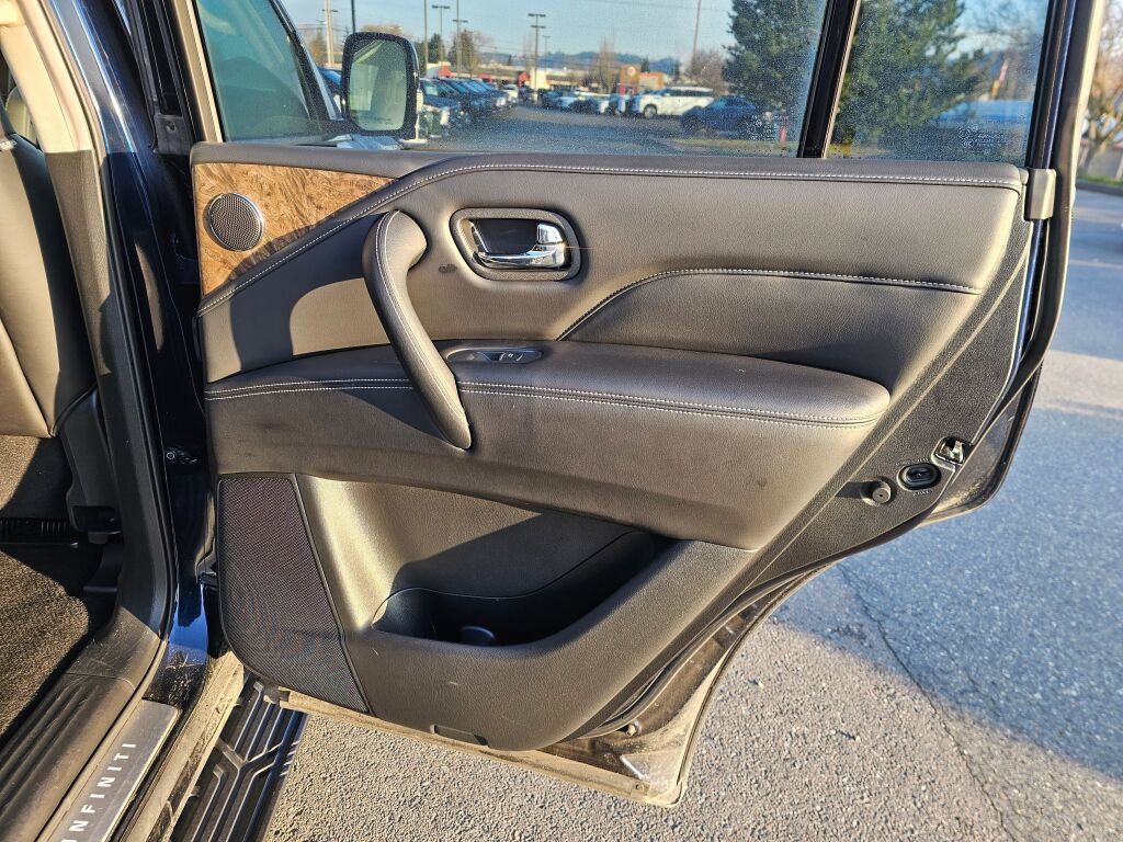 Used 2024 INFINITI QX80 Premium Select w/ Cargo Package image 14
