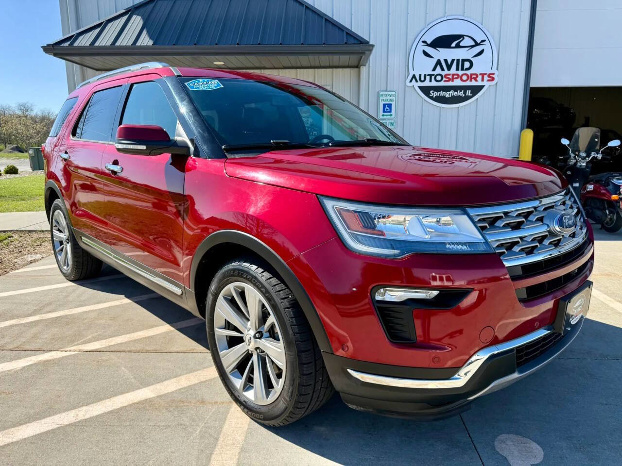 Used 2018 Ford Explorer Limited w/ Equipment Group 301A AWD/4WD image 2