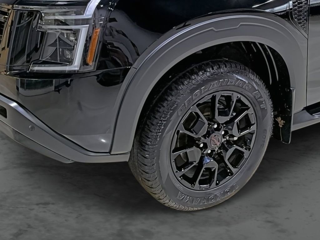 Used 2025 Nissan Armada PRO-4X image 7
