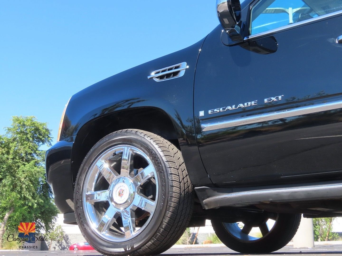 Used 2009 Cadillac Escalade EXT image 4