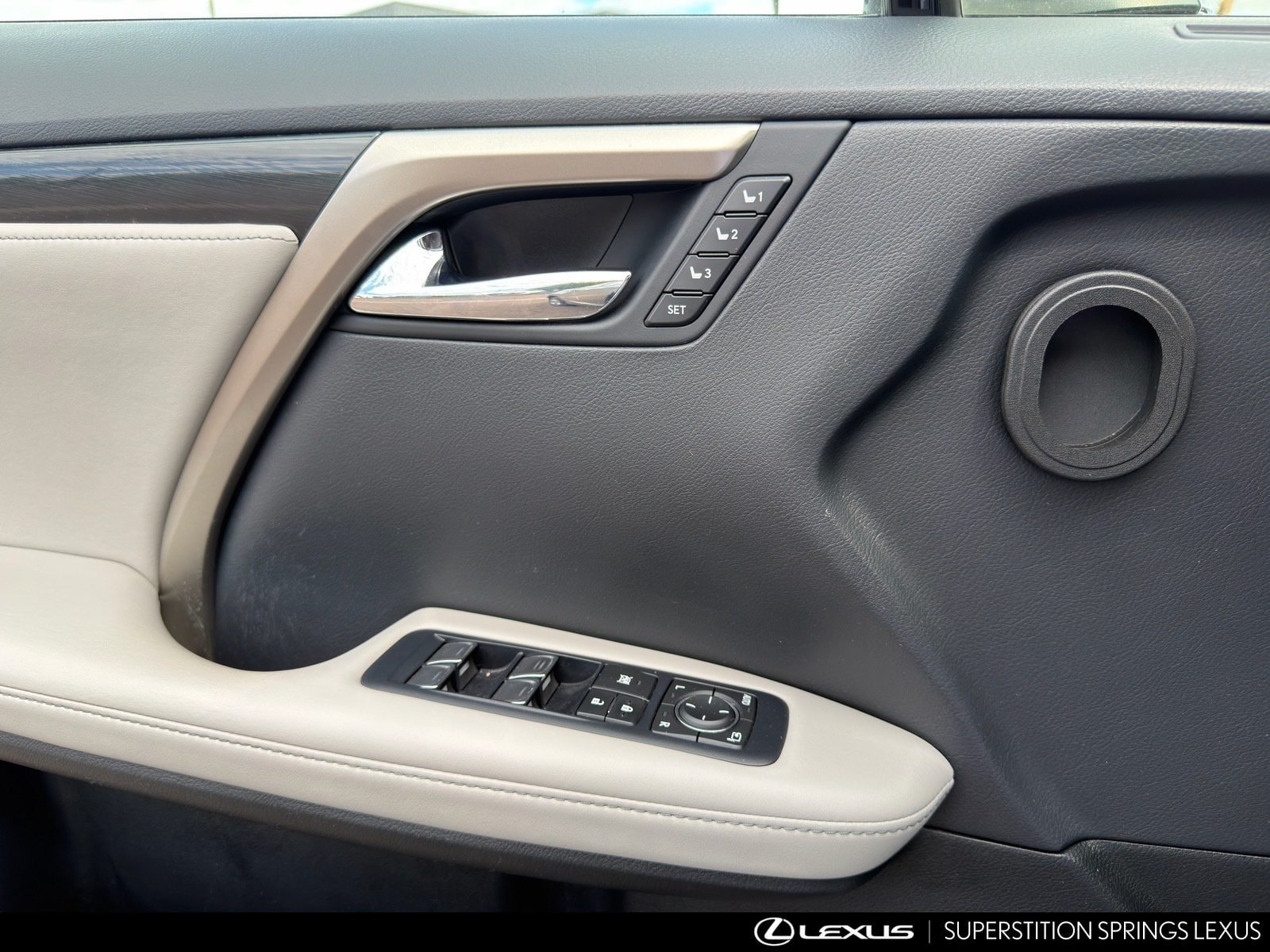 Used 2019 Lexus RX 350L FWD w/ Accessory Package image 23