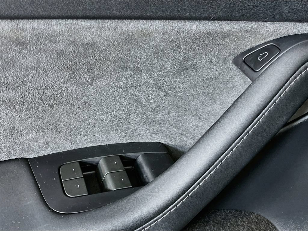 Used 2024 Tesla Model Y Long Range RWD image 23