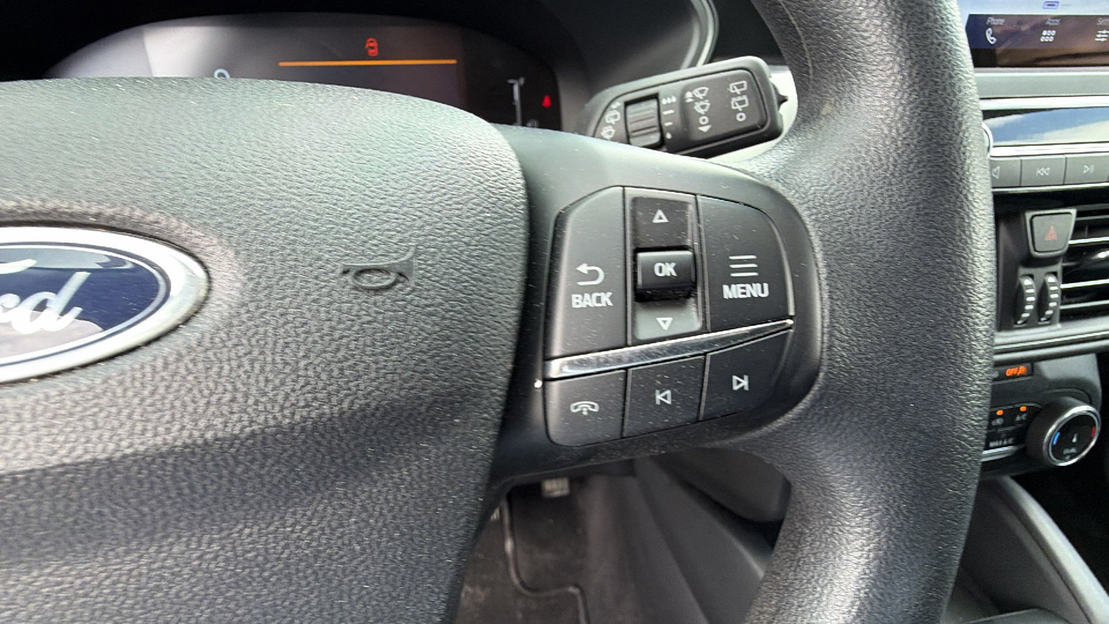 Used 2025 Ford Escape Active AWD/4WD image 27