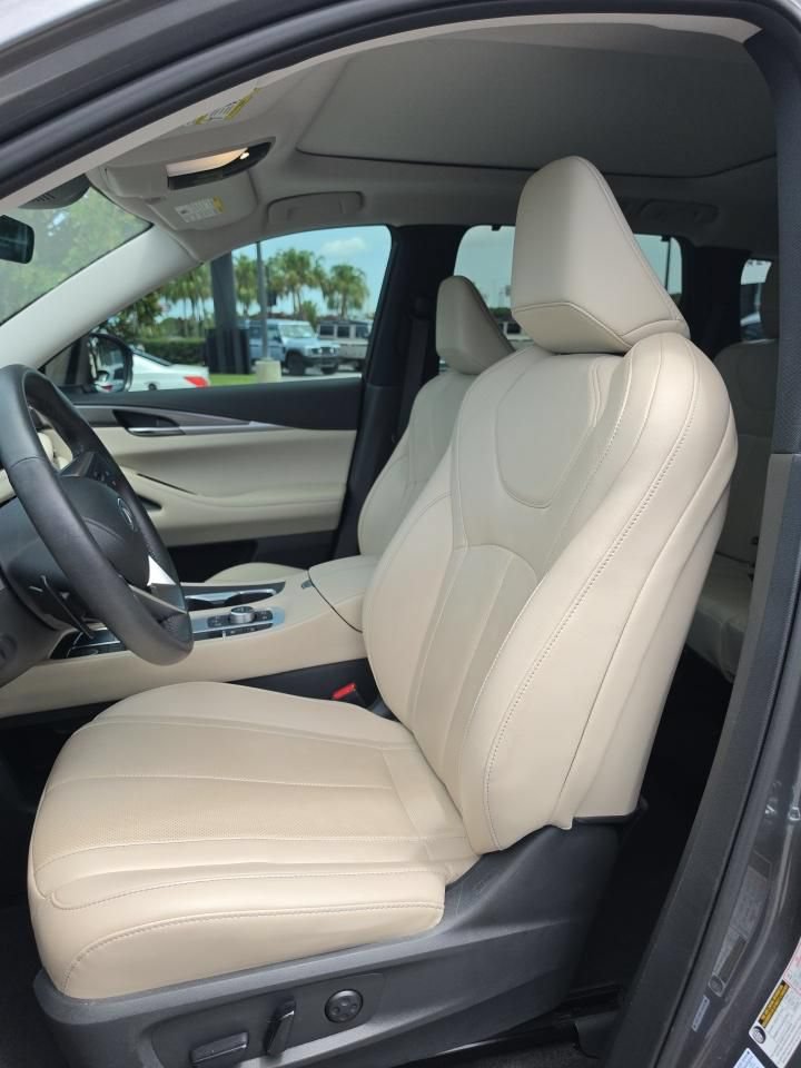 Certified 2023 INFINITI QX60 Luxe w/ Cargo Package AWD/4WD image 19