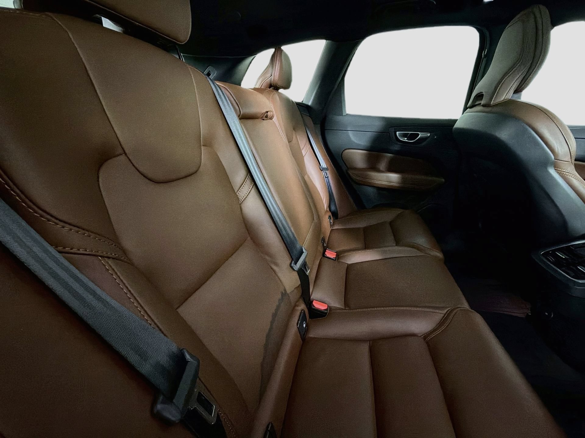 Certified 2023 Volvo XC60 B5 Ultimate w/ Climate Package AWD/4WD image 29
